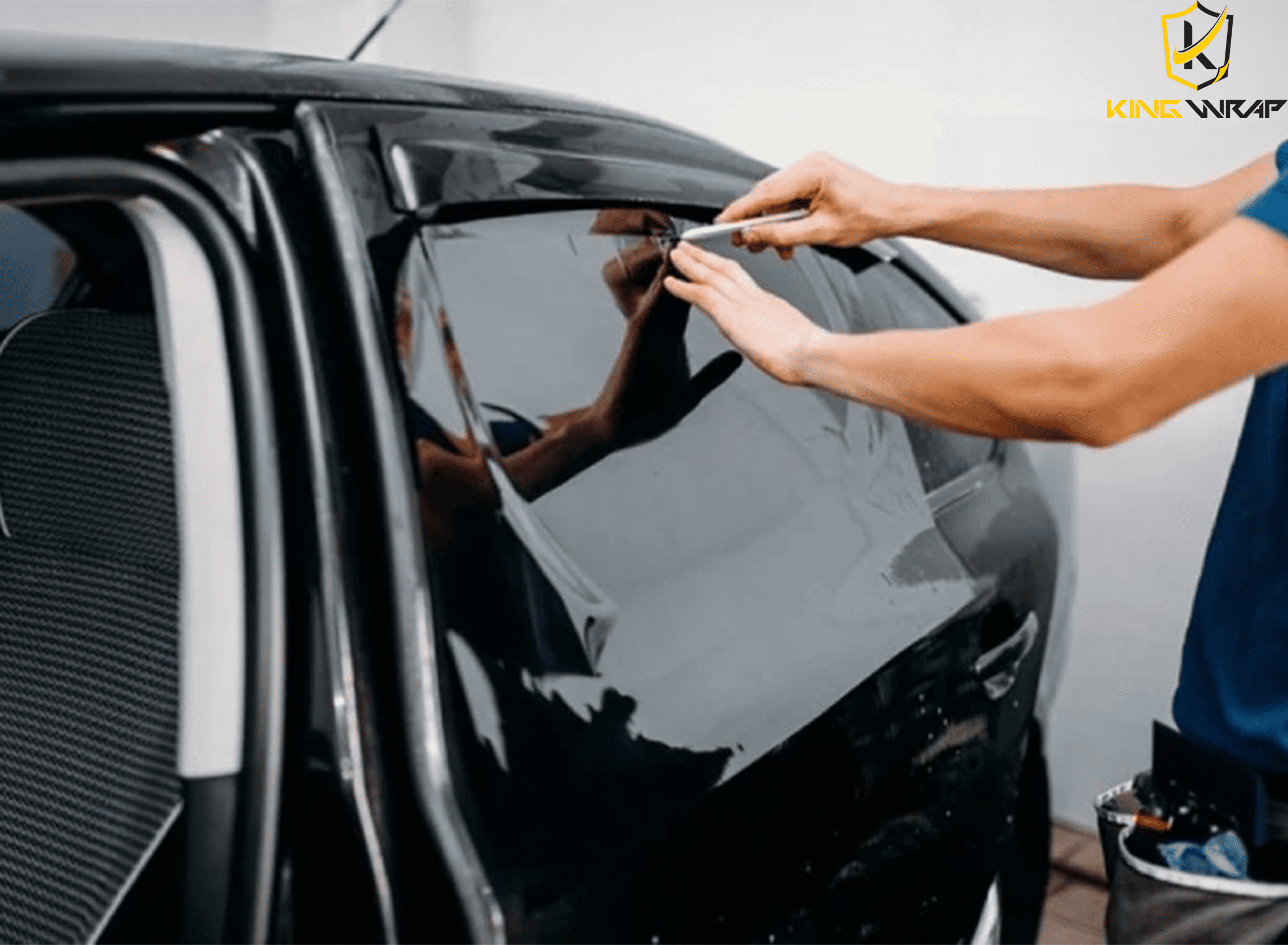 Dán Phim Cách Nhiệt Ô Tô: Bảng Giá, Lợi Ích và Kinh Nghiệm 2025