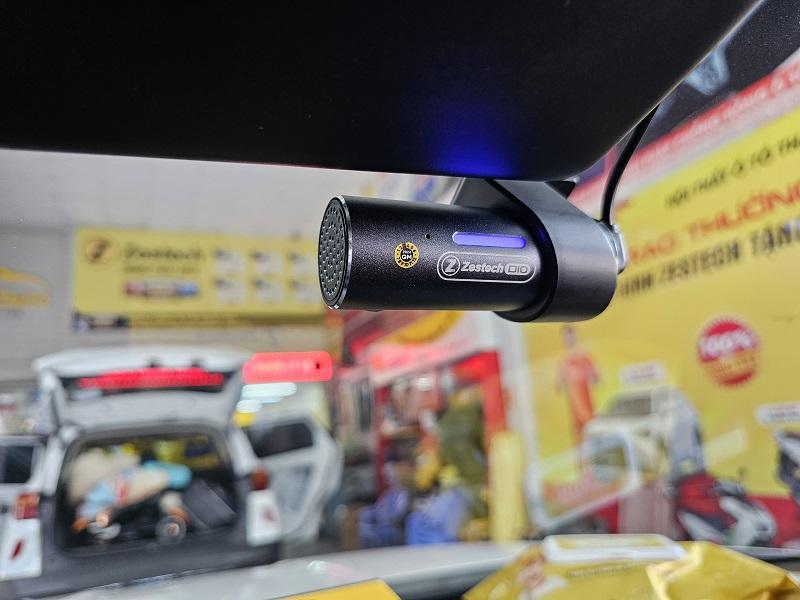 camera-hanh-trinh-zestech-d10-1