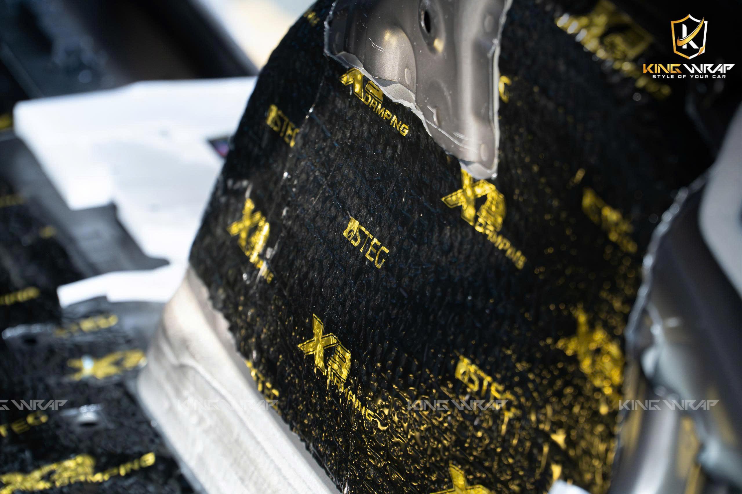 Làm sàn đá chống ồn Toyota Anpha (5)