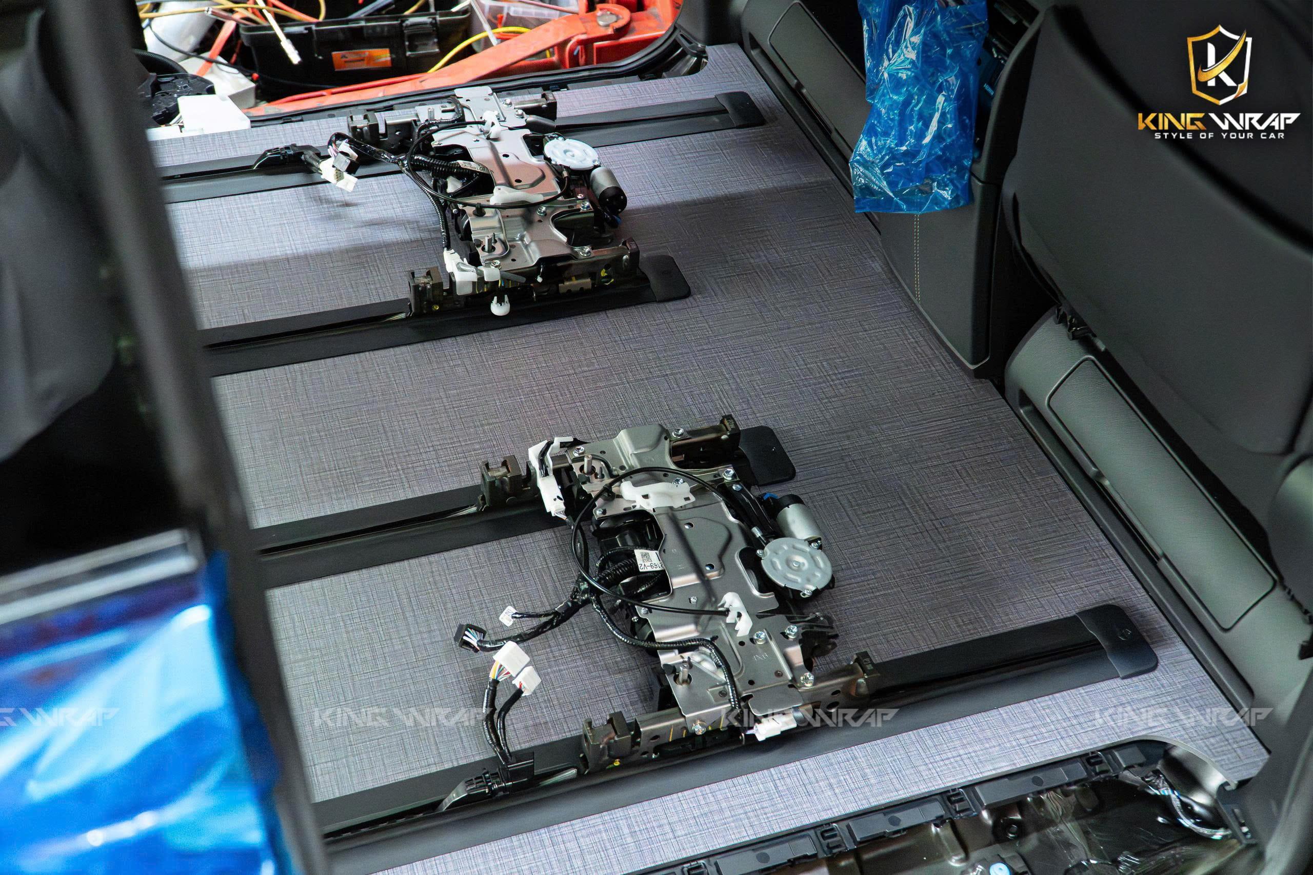 LÀM SÀN VÂN GỖ CHO DÒNG XE MPV (3) (1)