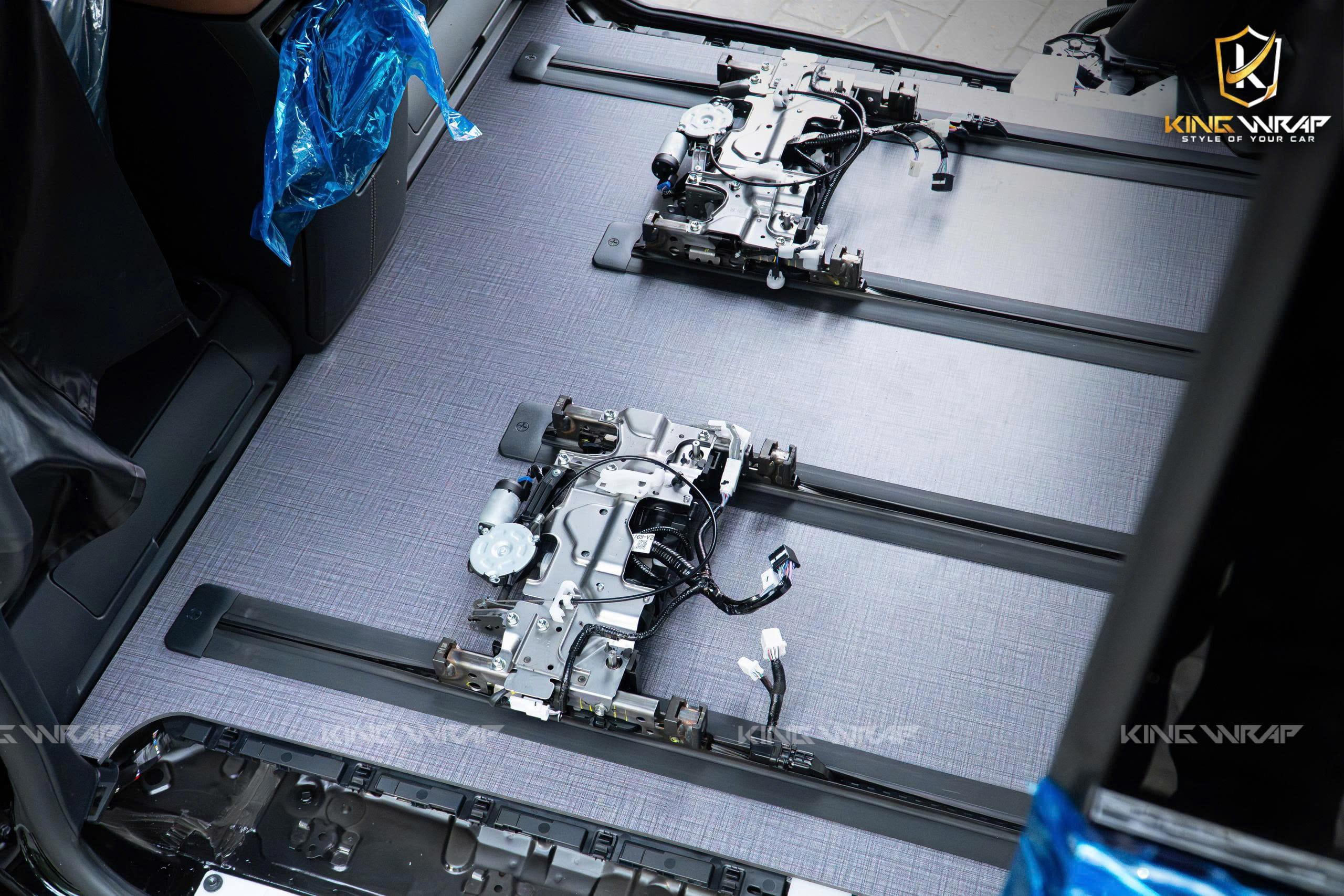 LÀM SÀN VÂN GỖ CHO DÒNG XE MPV (6)