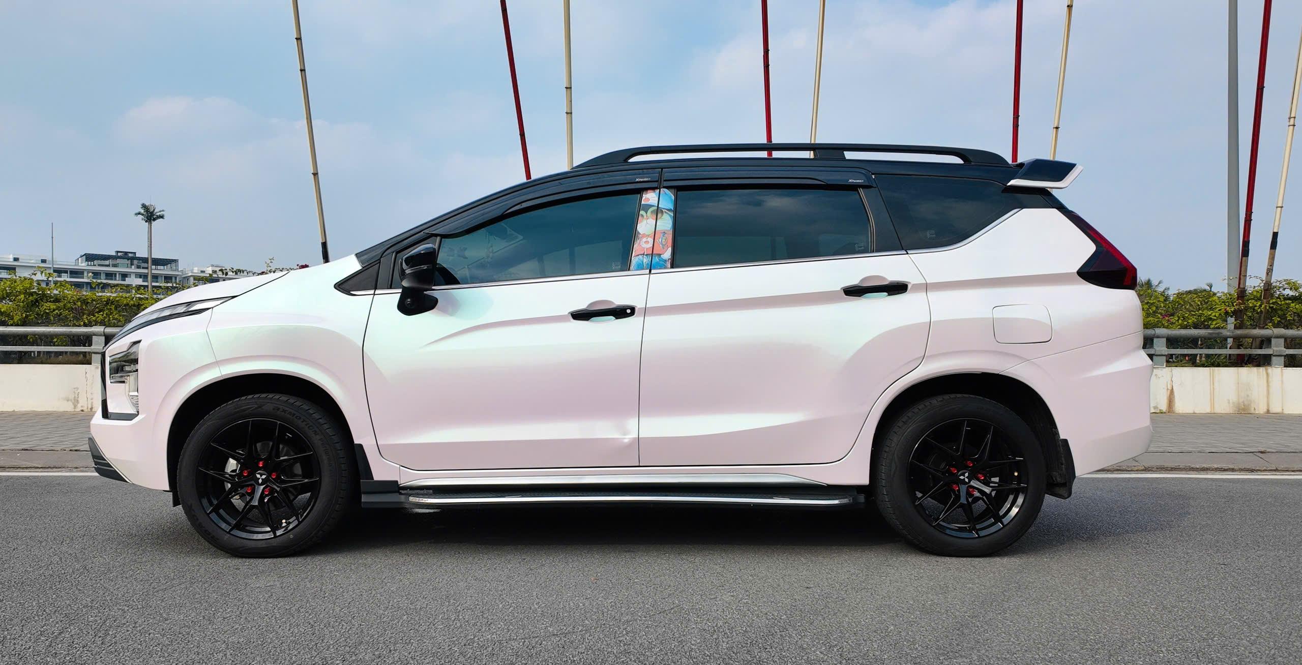 Xpander 2023 Dán Decal Teckwrap Trắng Ánh Hồng Sang Trọng Và Cá Tính